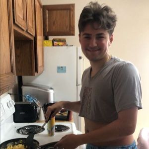 Meet your Posher, Avery